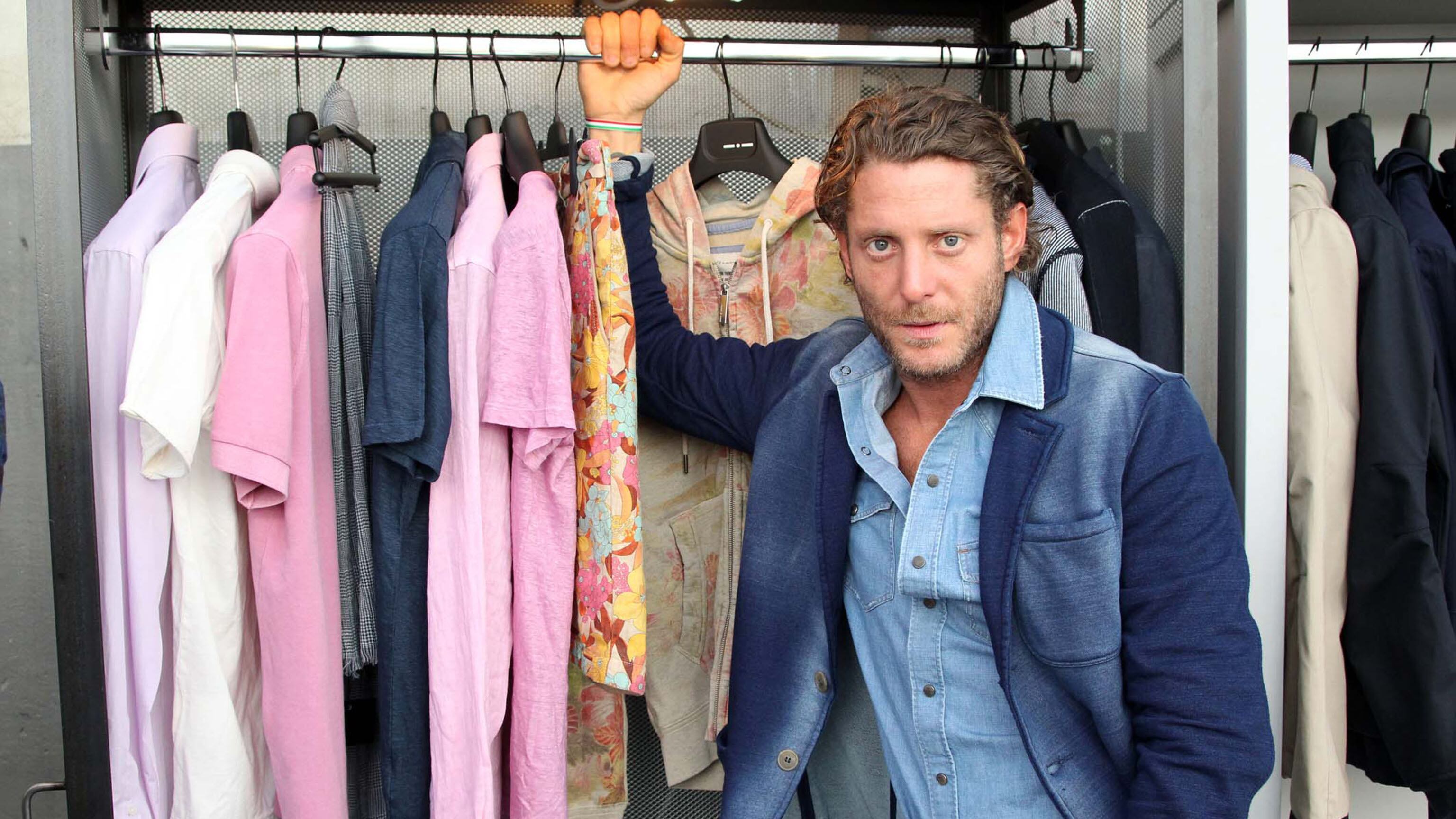 Lapo, confessione choc: "Abusarono di me quando ero in collegio"