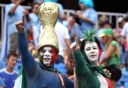 Tifosi (vip e non) sugli spalti  5