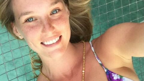 Bar Refaeli prende una pausa dalla maternità