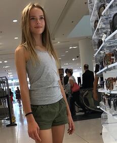 Kristina Pimenova, la baby modella più contesa dagli stilisti 5