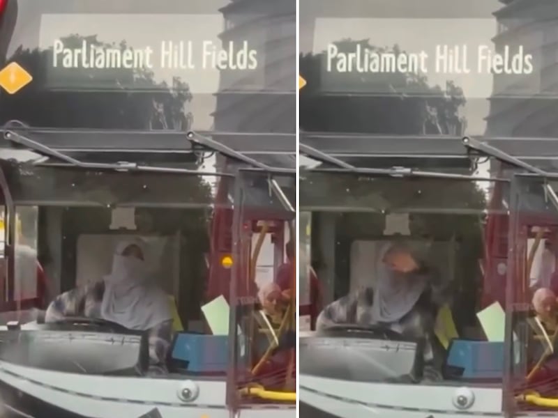 Conducente di bus con niqab a Londra, passeggeri perplessi: “Ha superato la mia fermata”