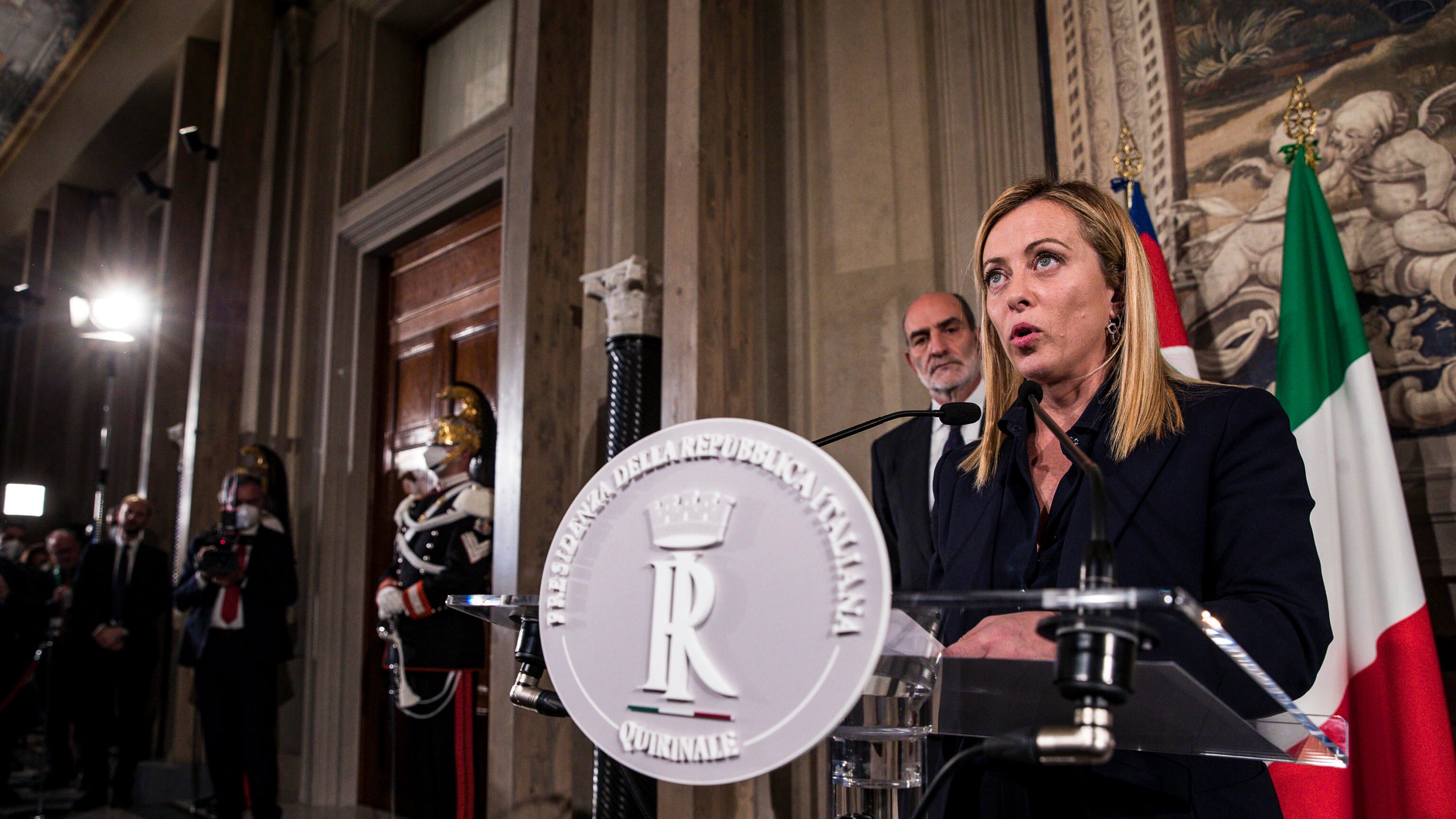 Finalmente torna la politica