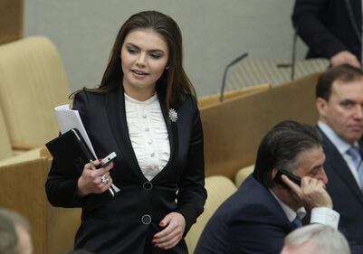 Alina, la ginnasta amica di Putin adesso porta la fiaccola 2