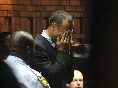 Pistorius di nuovo in lacrime