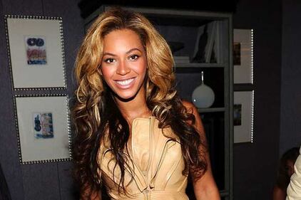 Beyoncé, dama sexy ai Grammy 2017 30