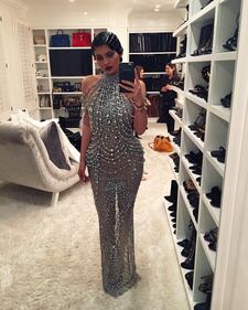 Kim Kardashian e sorelle festeggiano i 60 anni della mamma 18
