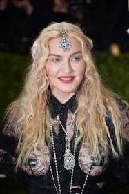 Seno e sedere di fuori: Madonna è sempre hot 15