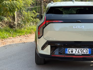 KIA EV3: guarda la gallery del crossover "tuttofare" elettrico 8