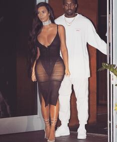 Kim Kardashian in biancheria intima alla Paris Fashion Week 36