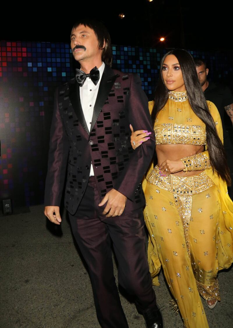 Kim Kardashian e le sorelle, le foto sexy 16