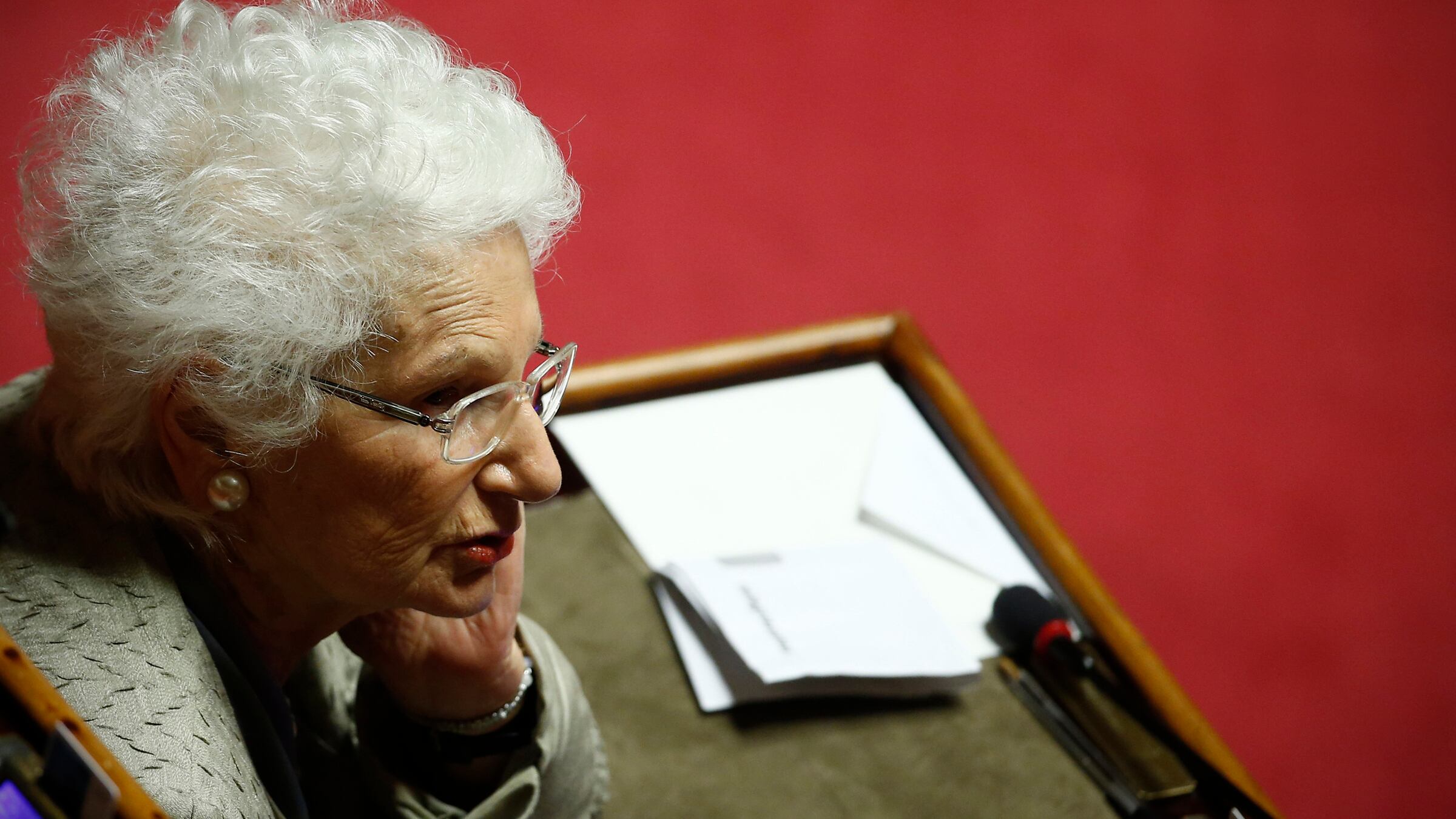 Biella, il sindaco fa retromarcia: "Sì a cittadinanza per Liliana Segre"