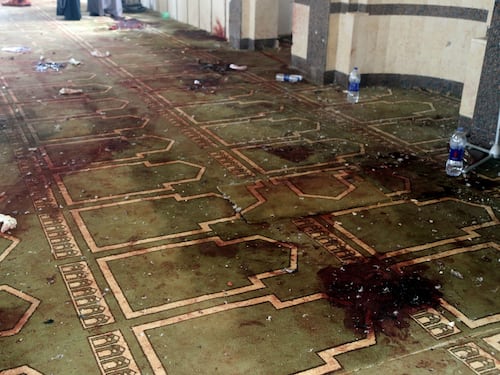 La moschea del Sinai in un bagno di sangue