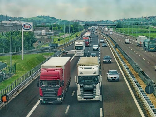 Autostrade, il piano per alzare il limite a 150 km/h: ecco dove