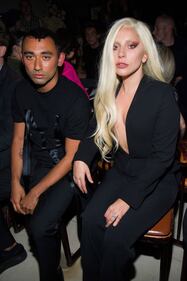 Lady Gaga, sobria ma seno in vista alla New York Fashion Week 22