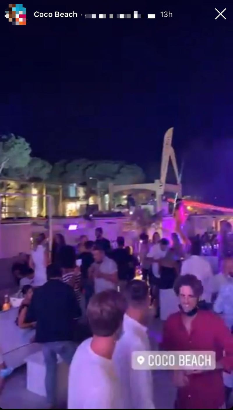 L'ultima notte delle discoteche tra assembramenti e poche mascherine 6