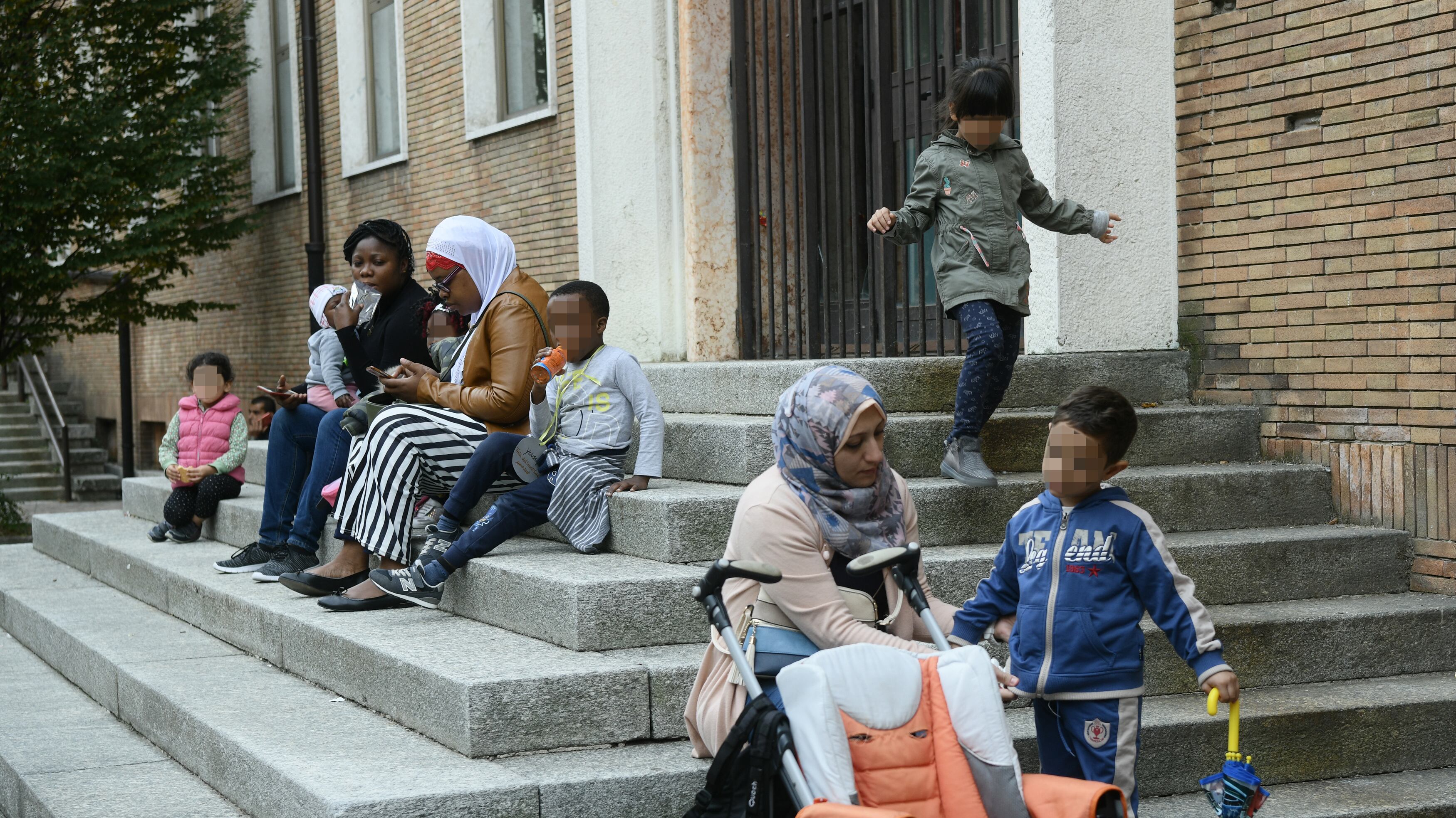 "Oltre metà dei contributi alle famiglie straniere". Il solito welfare del Pd a Milano