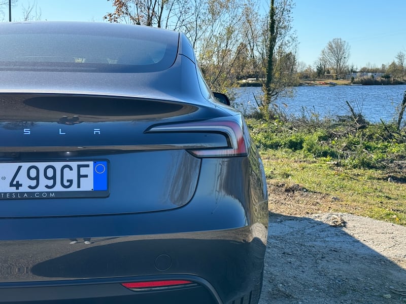 Tesla Model 3 Highland 2024: guarda la gallery 10