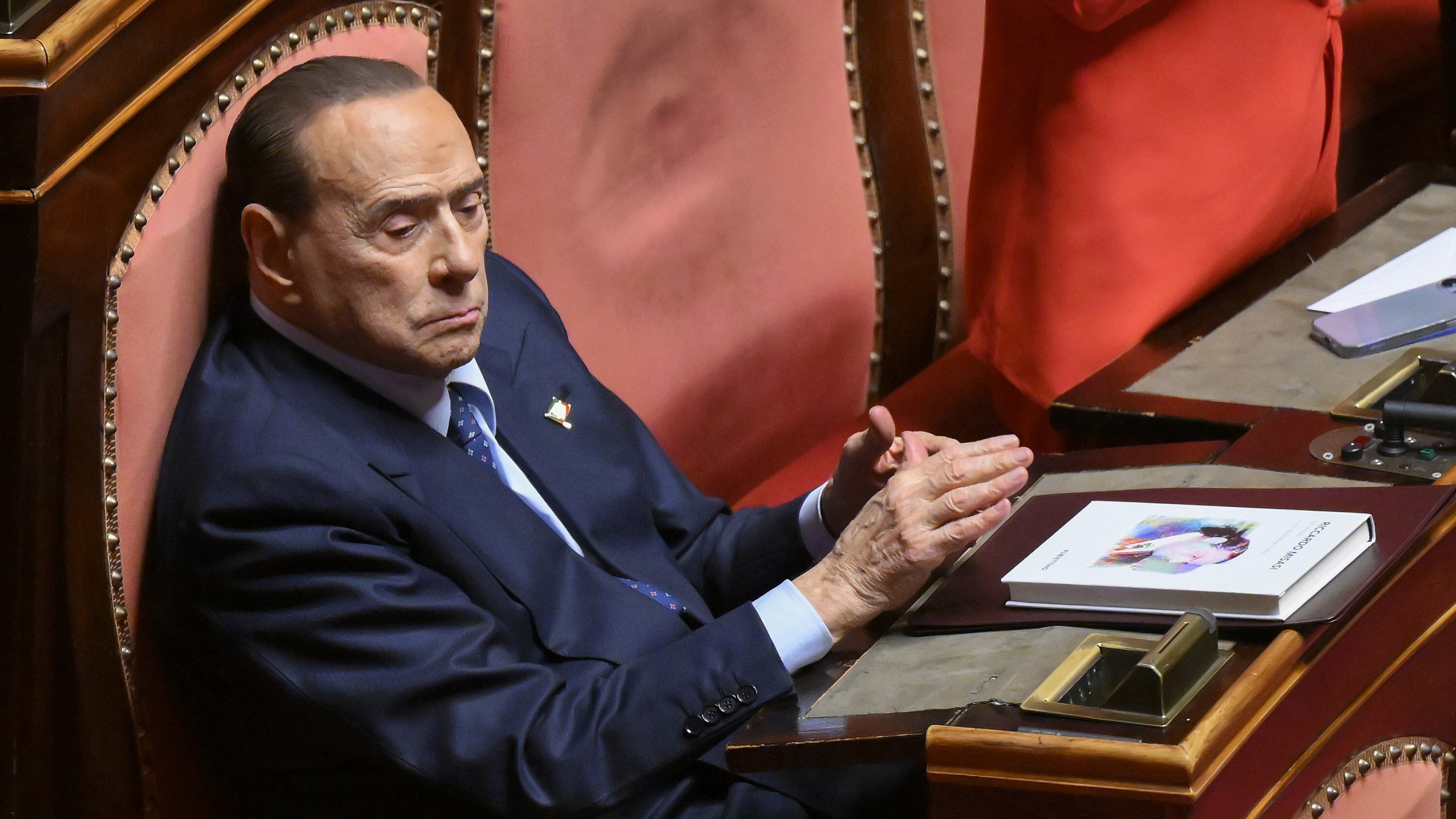 Berlusconi scrive il discorso dell'orgoglio: pronti alla sfida