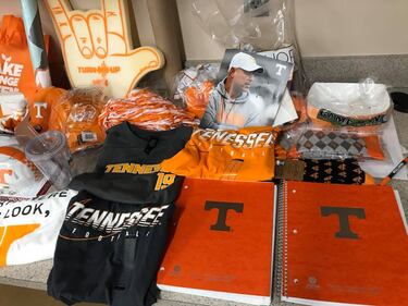 Usa, il disegno fatto a mano del piccolo fan è il logo ufficiale dell'Università del Tennessee 2