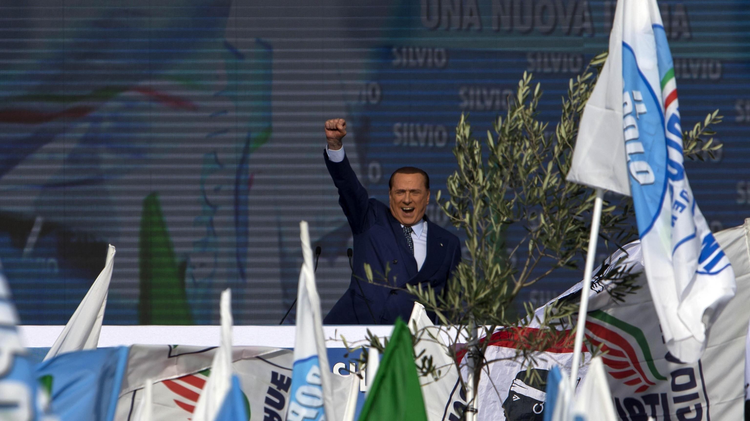 Berlusconi suona la carica: "Già in campagna elettorale"