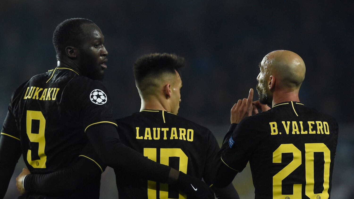 Inter, che storie di Natale. In vetta con Esposito e Lukaku