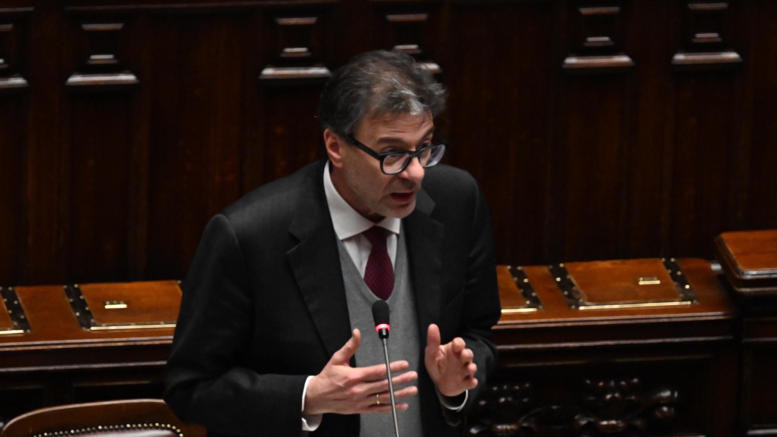 "Il riarmo non sia a scapito di sanità e servizi pubblici". Giorgetti fissa l'asticella sul piano Ue