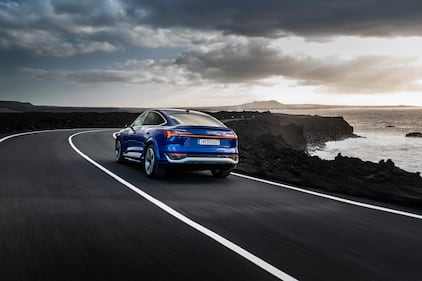 Le immagini della nuova Audi Q8 e-tron 6