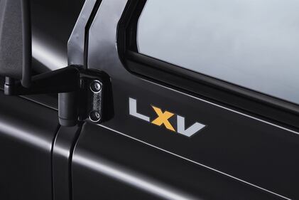 Land Rover Defender LXV 65 anni e non sentirli 3