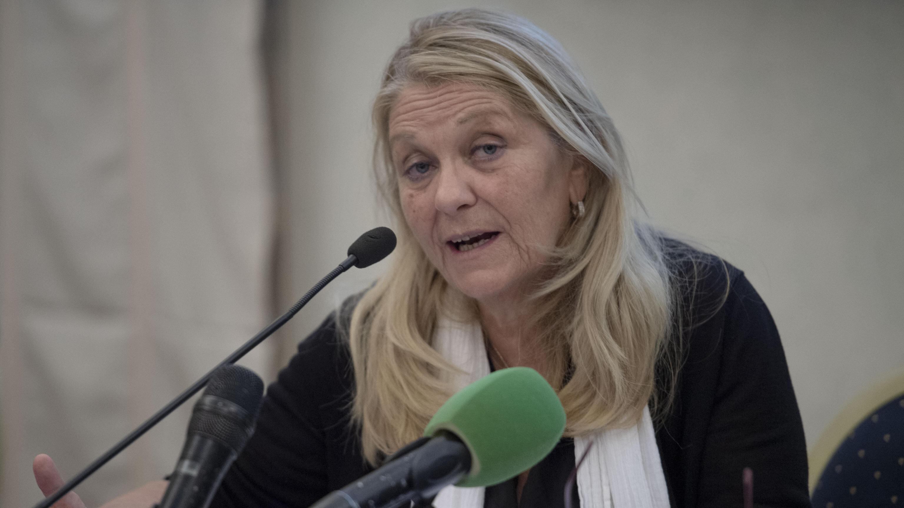 Prof "esperto" e smart working dividono partiti e sindacati