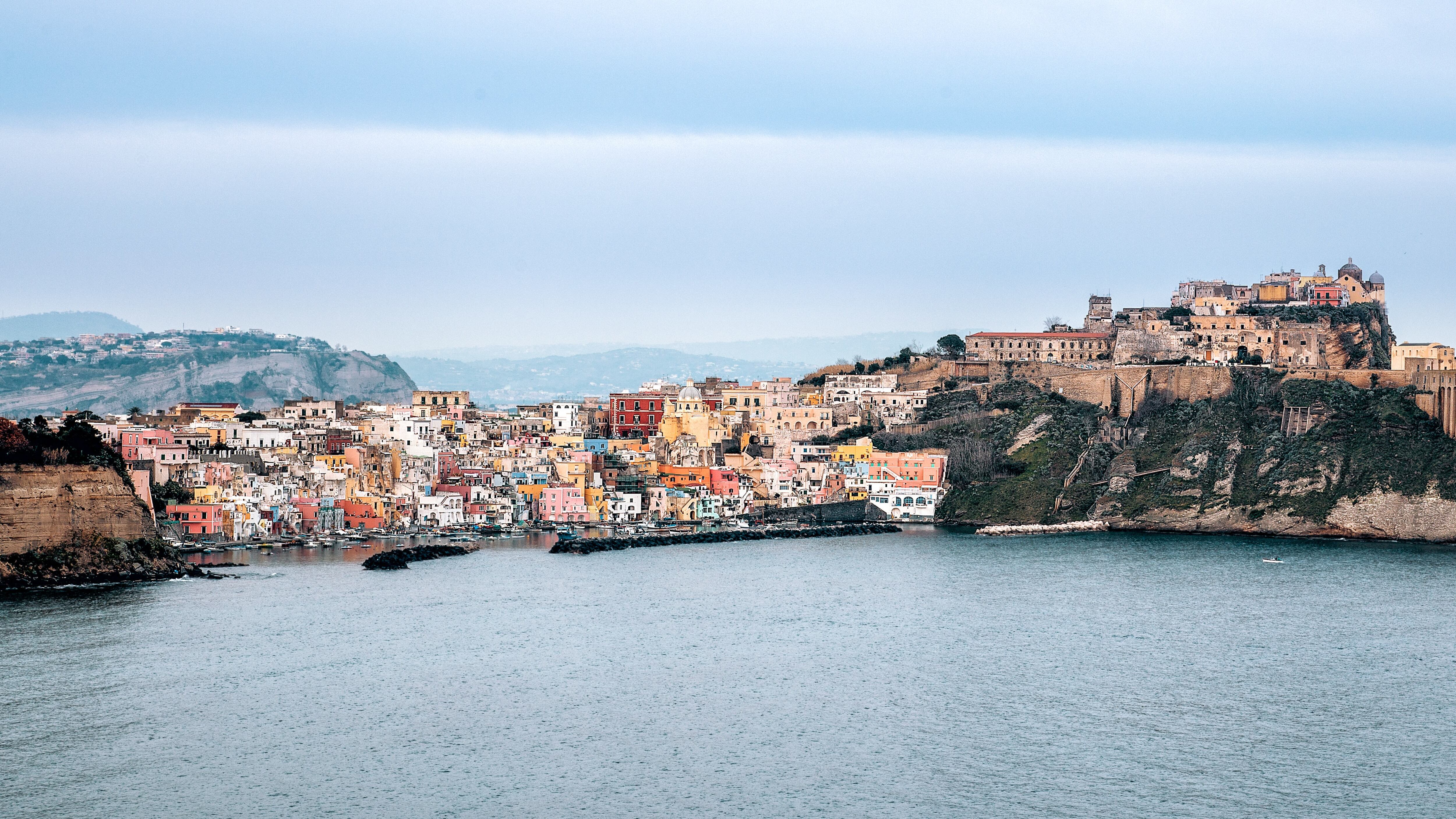 Enea, san Michele e "Arturo": fascino e mito a Procida
