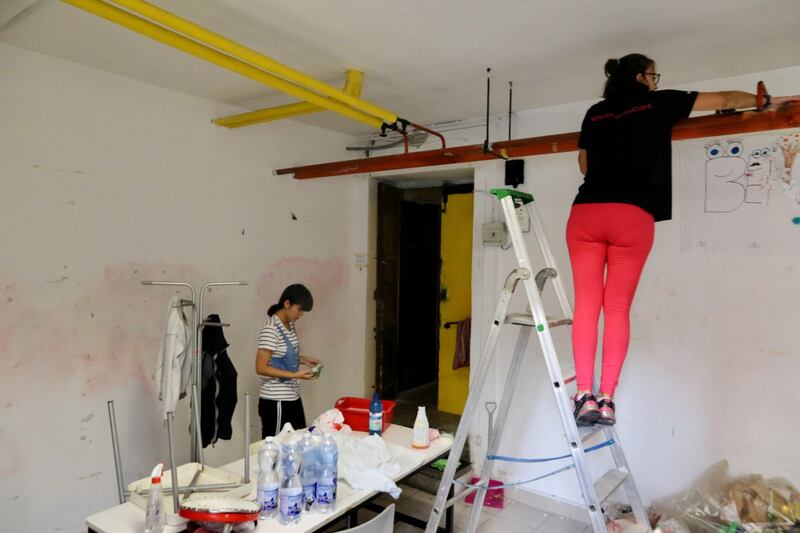 Volontari nella scuola dopo gli atti vandalici 6
