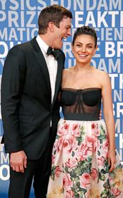 Ashton Kutcher e Mila Kunis sexy insieme 7