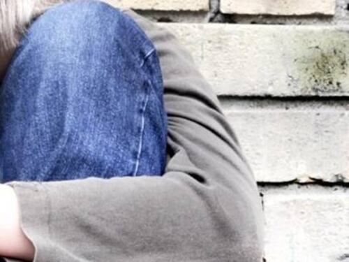 "Vieni, ti offro un passaggio": poi lo straniero violenta il minorenne