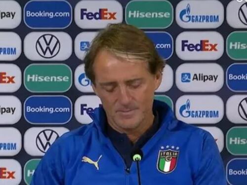 "Passiamo a un'altra domanda...". Cala il gelo in conferenza stampa con Mancini