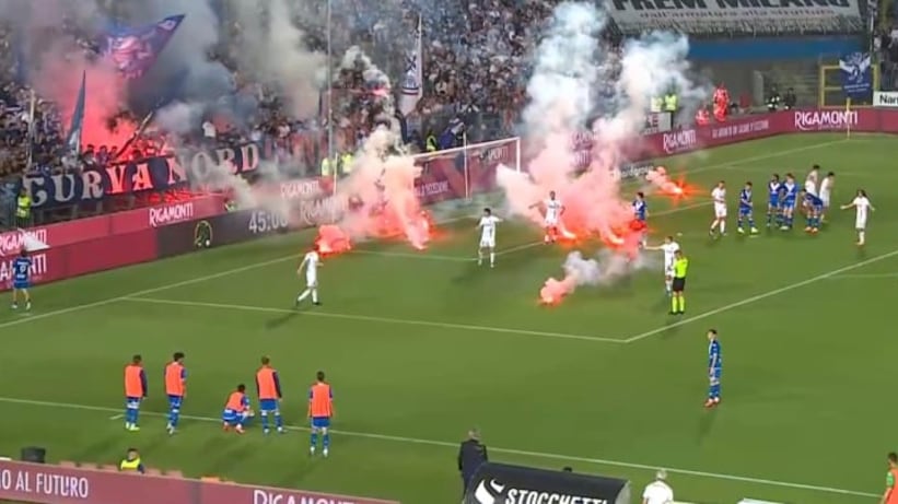 Serie B, il Brescia retrocede in C dopo 38 anni: succede di tutto a fine partita