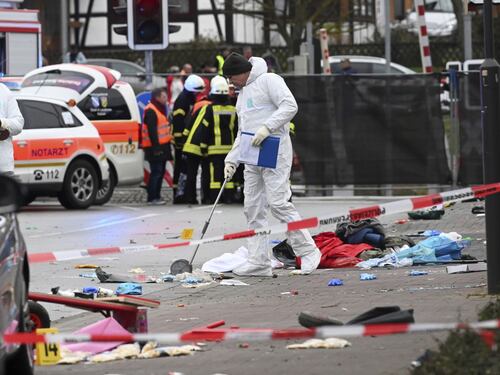 Germania, auto sulla folla: l'autore dell'attentato di carnevale è un 29enne tedesco
