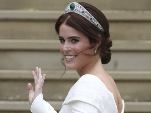 Eugenie di York pubblica un video per il suo anniversario, ma "taglia" Meghan e Kate