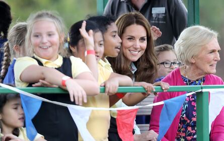 Kate Middleton, nuovo look a fiori: foto 1
