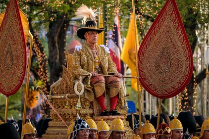 La Thailandian celebra l'incoronazione del re 2