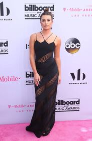 Billboard Music Awards 2017, i look più sexy 16