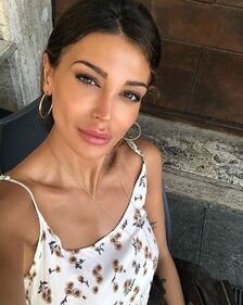 Cristina Buccino, la scollatura è hot 4