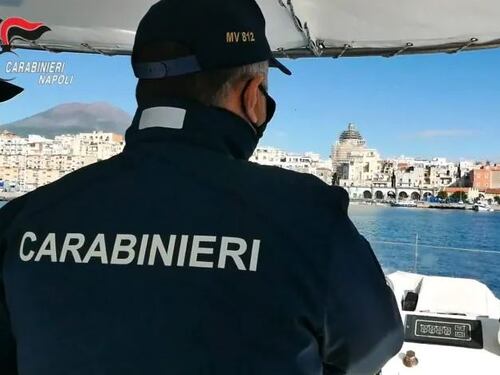 Carabinieri sub e motovedette in acqua contro la pesca illegale