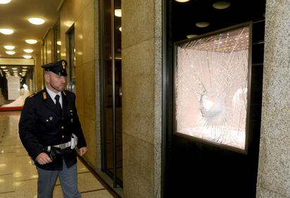Monte Napoleone: furto nella gioielleria Damiani 2
