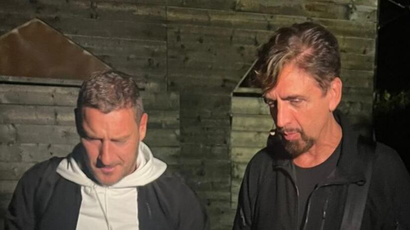 Totti e Noemi si mettono la fede (di diamanti)