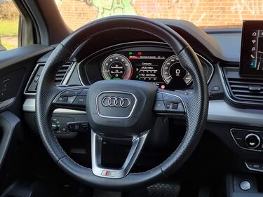 Audi Q5 Spoortback PHEV, guarda le foto 18