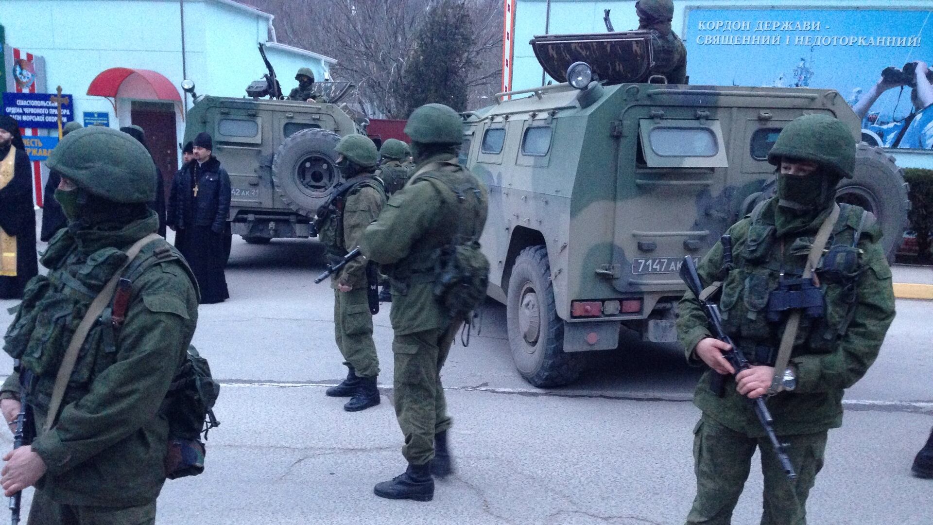 Ucraina, Mosca minaccia di inviare truppe. Kiev: "Se intervengono è guerra"