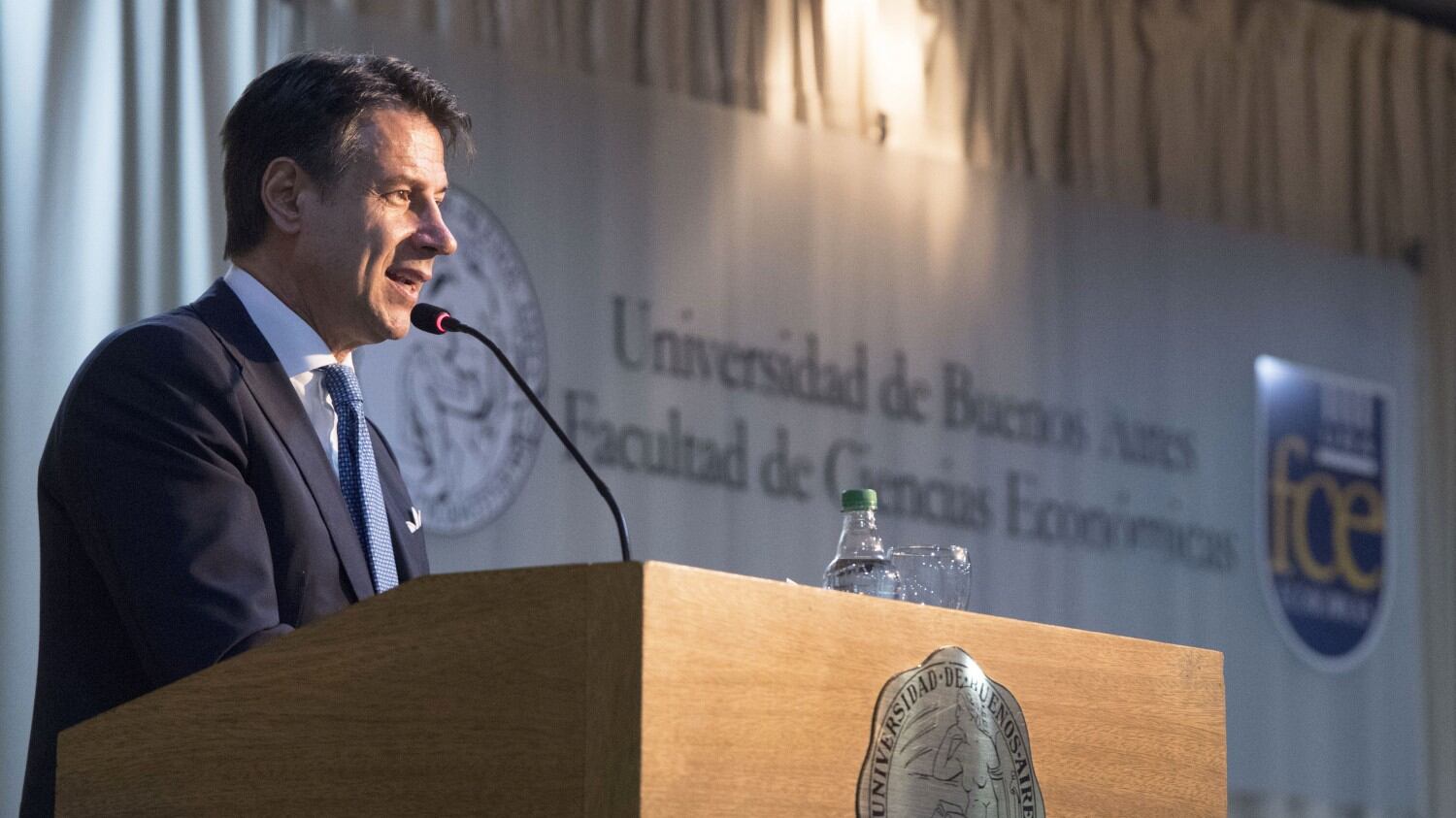 "Con l'Europa tratto io". E Conte rimanda reddito di cittadinanza e quota 100