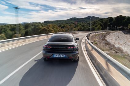 Nuova Peugeot 508 2023: guarda le foto  9