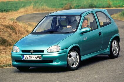 Opel Corsa B, guarda tutte le foto 4