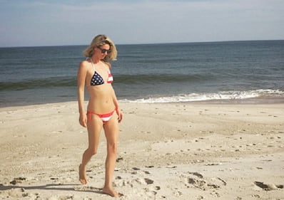 Nicky Hilton: abito bianco sexy ma sobrio per la sorellina di Paris  1